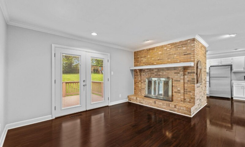 Building Photo - 1221 Southbreeze Cir