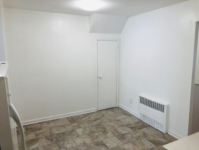 Building Photo - 2336 92nd St