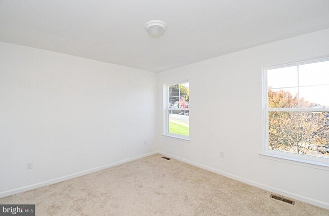 Building Photo - 114 Kuechler Ct