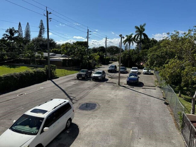 Building Photo - 348 S Federal Hwy