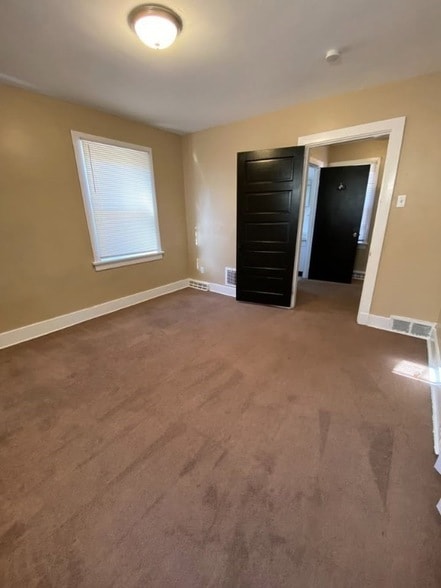 Building Photo - 653 Seagirt St