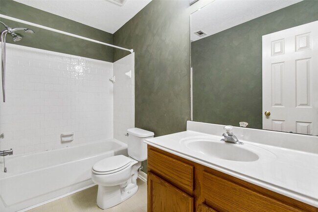 Building Photo - 206 N Dreamweaver Cir