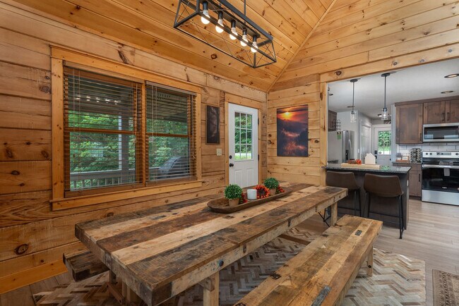 Building Photo - 49 Valley Dr