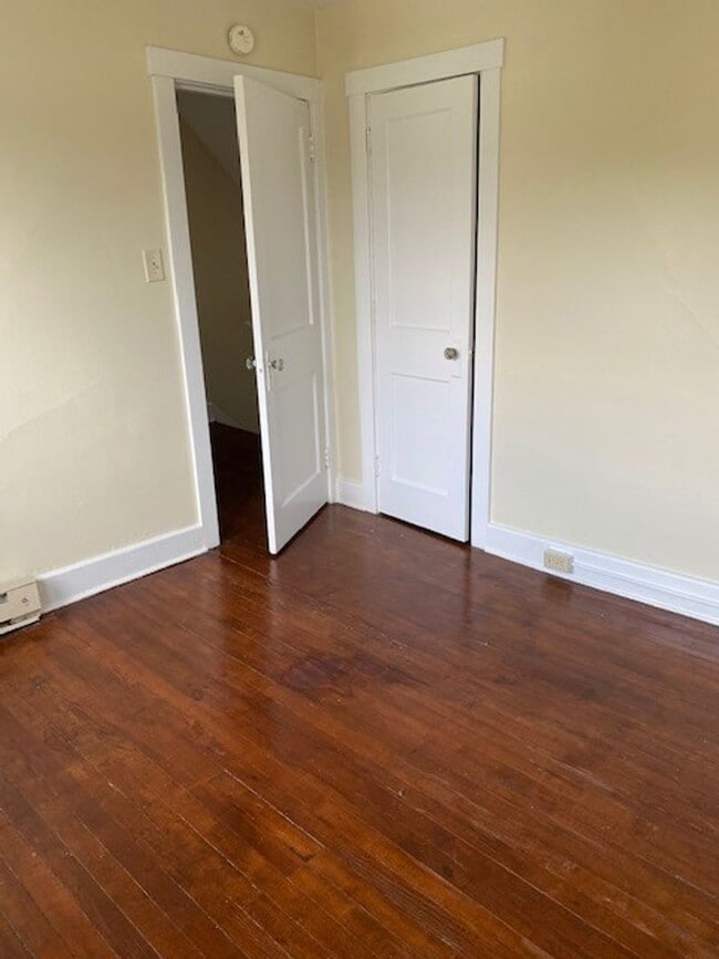 Building Photo - 321 Carroll St