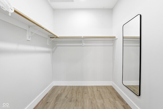 Building Photo - 4623 Rookwood Ave