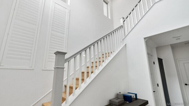 Building Photo - 15681 Rennyson Way
