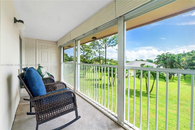 Building Photo - 18081 SE Country Club Dr