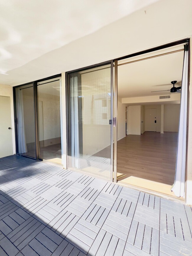 Building Photo - 251 E La Verne Way
