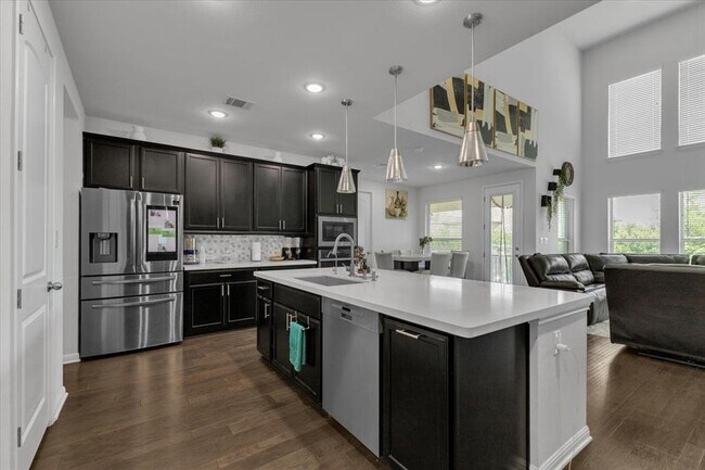 Building Photo - 2517 Cappelle Way