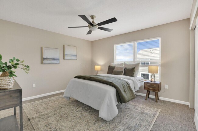 Building Photo - 483 Autumn Ridge Cir
