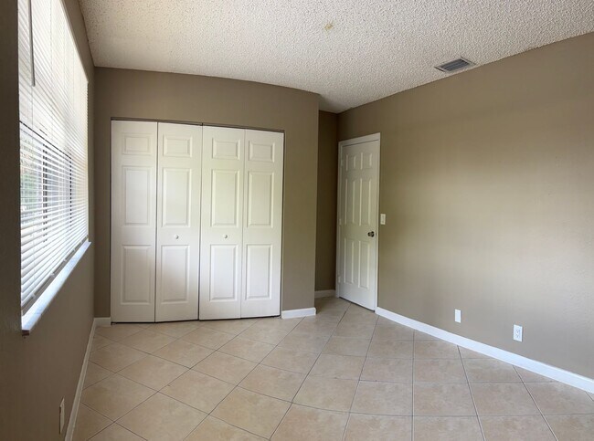 Building Photo - AFFORDABLE 2/2 IN CORAL SPRINGS! Great Location + Amazing Specials!
