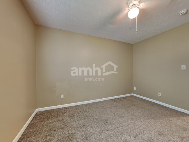 Building Photo - 439 Parkview Court