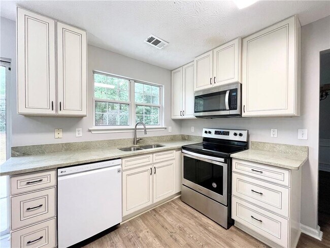 Building Photo - 1820 Chasewood Park Dr