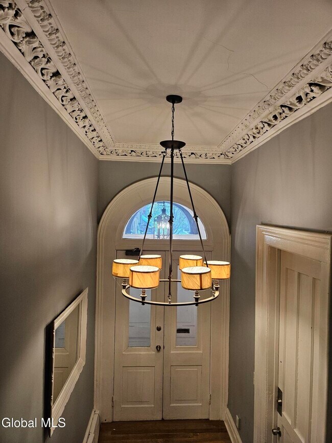 Building Photo - 32 1st St