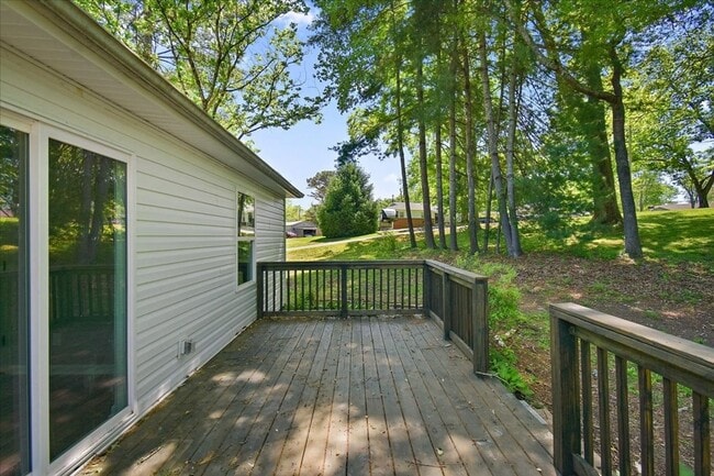 Building Photo - 309 Rickenbacker Dr