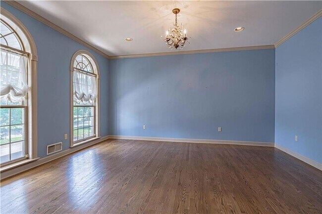 Building Photo - 3475 Manor Rd