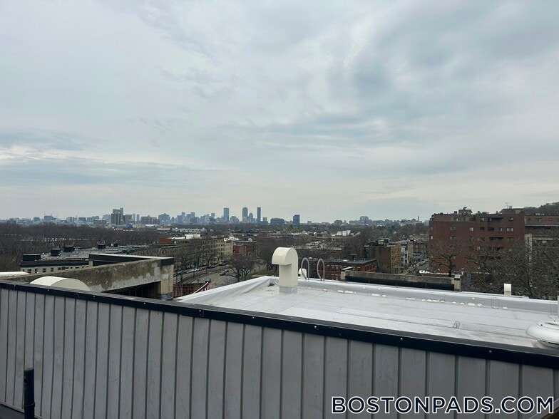 Building Photo - 1455 Commonwealth Ave