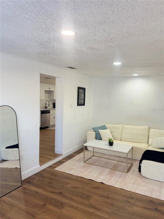 Building Photo - 3022 W Meadow St