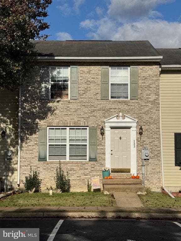 Building Photo - 133 Equestrian Dr