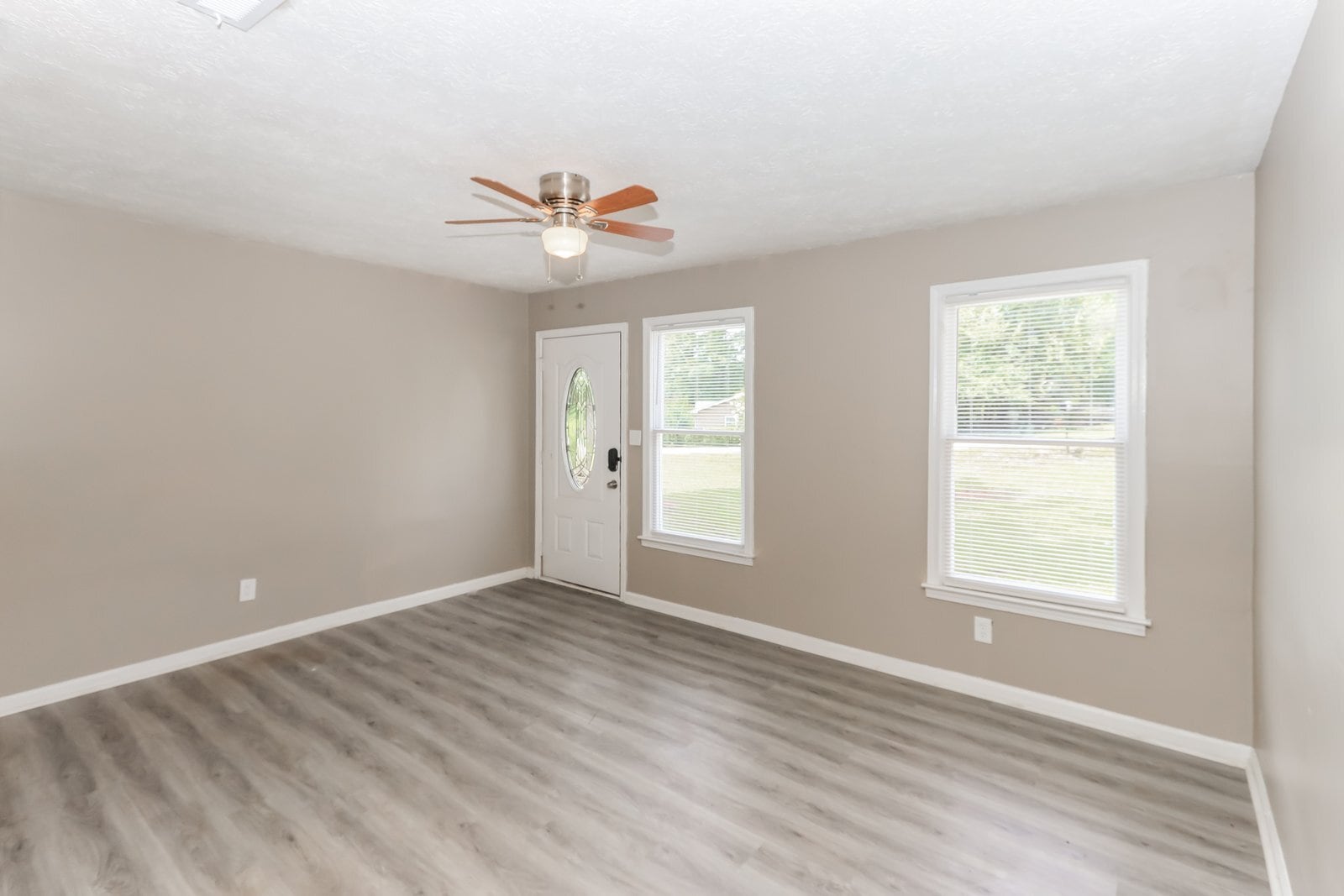 Building Photo - 145 Briarwood Cir