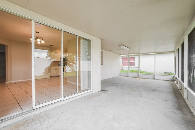 Building Photo - 985 Eagles Forrest Dr