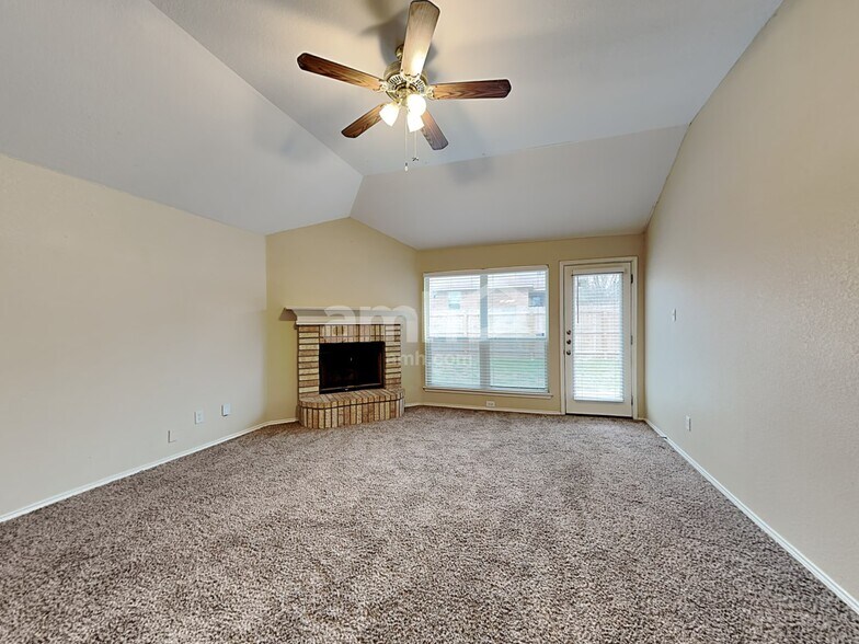 Building Photo - 6038 Mountain Mdw