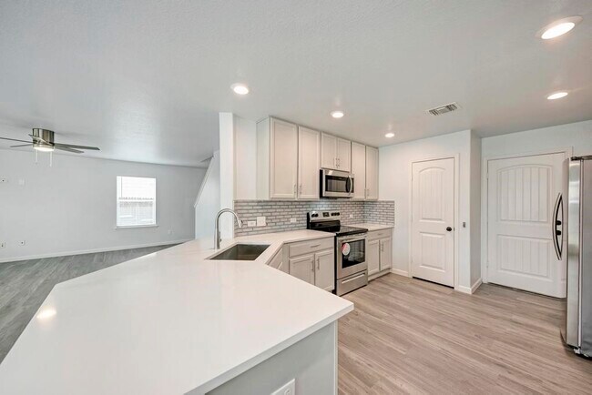 Building Photo - 801 Estes Park