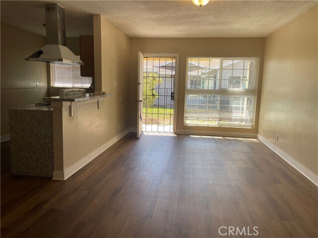 Building Photo - 213 W Guinida Ln