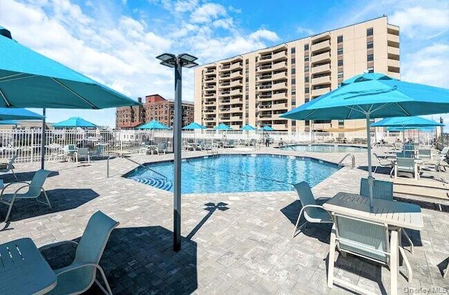 Building Photo - 360 Shore Rd