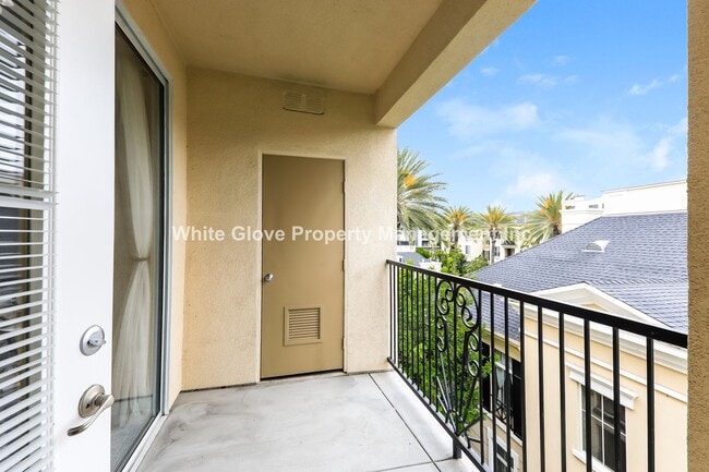 Building Photo - Wonderful 1 Bedroom in Irvine Watermarke C...