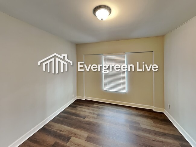 Building Photo - 5052 Galbraith Cir