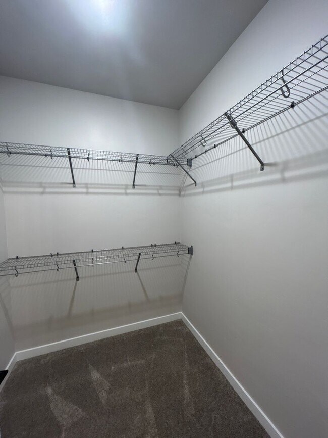 Building Photo - Stylish 2BR + Office Duplex in SE Bend – Garage & Smart Home Perks