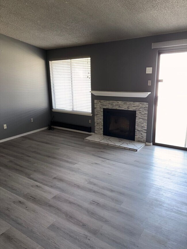 Building Photo - Charming 2-Bedroom Townhouse in Tukwila – Move-In Ready!