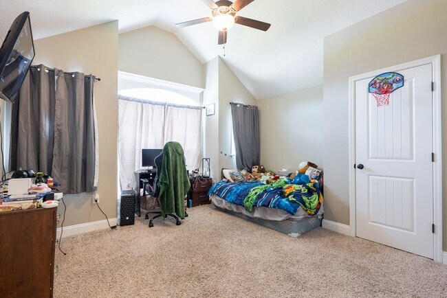 Building Photo - POOL - Elegant 4-Bedroom Home with Fenced Yard