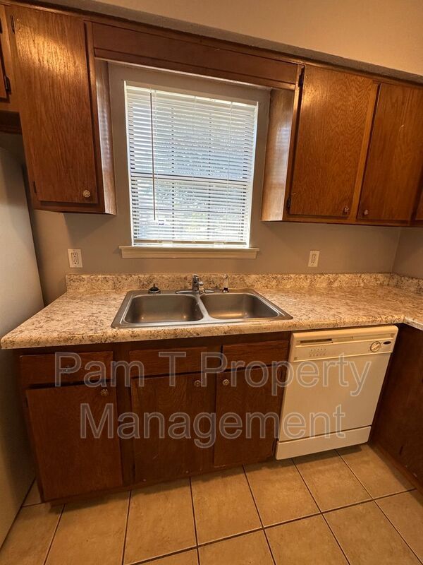 Building Photo - 1 Flowering Peach Ct