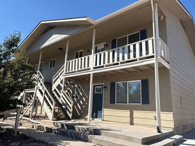Building Photo - Cozy 2BR First-Floor Unit in Colorado Spri...