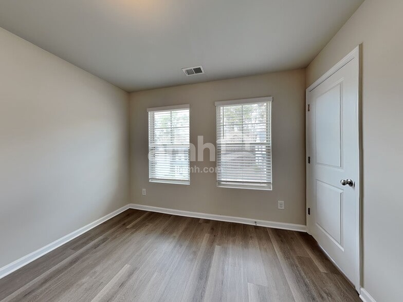 Building Photo - 222 N Fortune Way