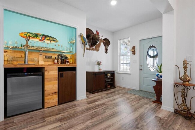 Building Photo - 25901 Aysen Dr