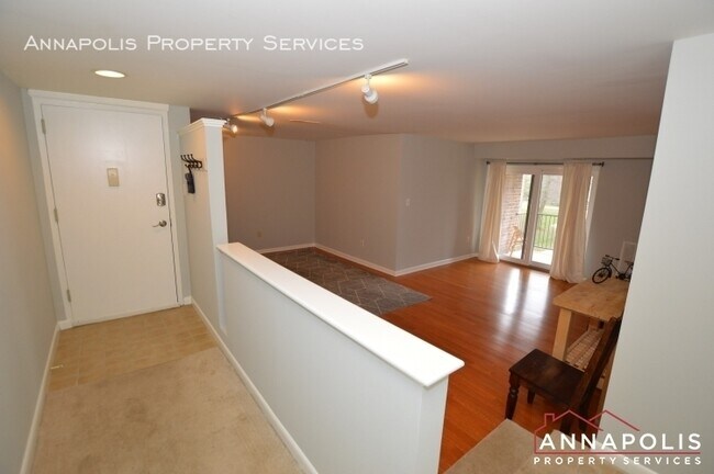 Building Photo - 13 silverwood circle #10