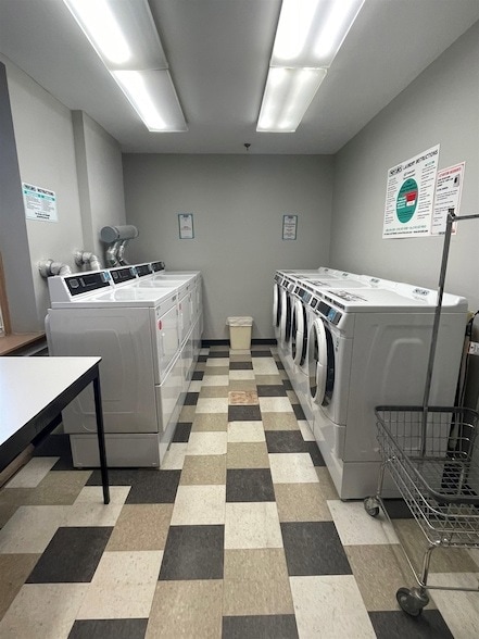 Building Photo - 711 Willow Ave