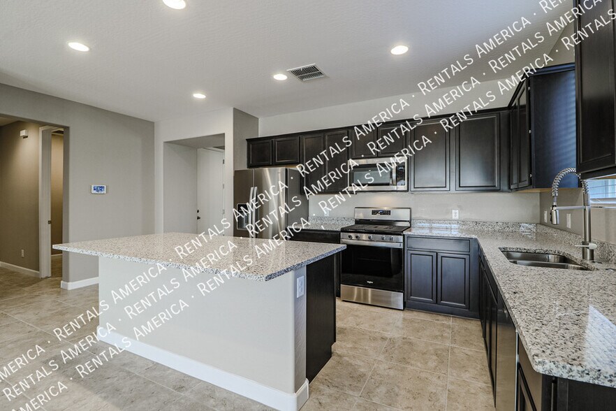 Building Photo - 8482 W Sonoma Way