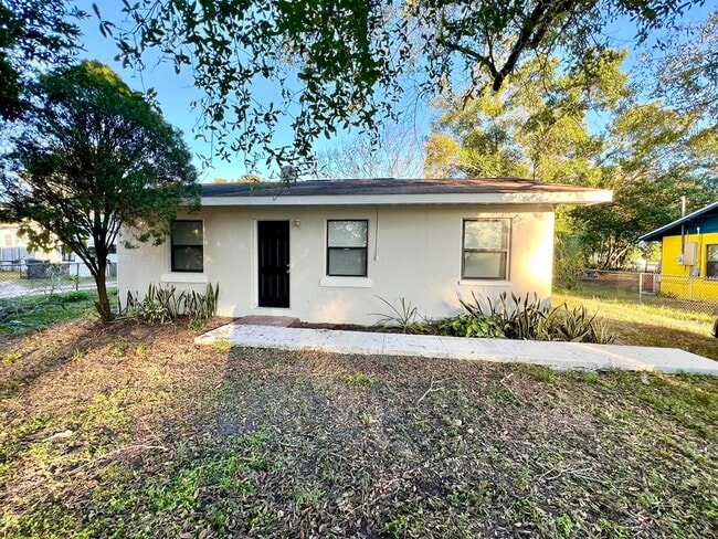 Building Photo - 1115 N Davis Ave