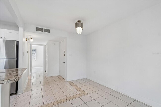Building Photo - 237 S McMullen Booth Rd