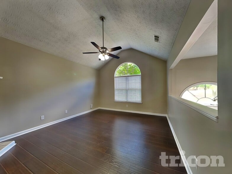 Building Photo - 760 Country Lake Ct