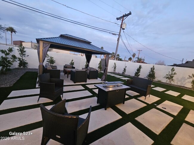 Building Photo - 2817 N 71st Pl