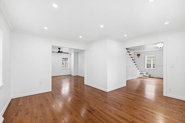 Building Photo - 11 Berry St