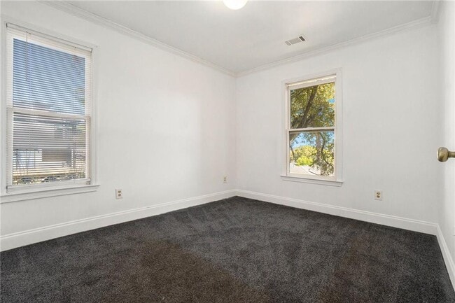 Building Photo - 719 Magnolia St NW