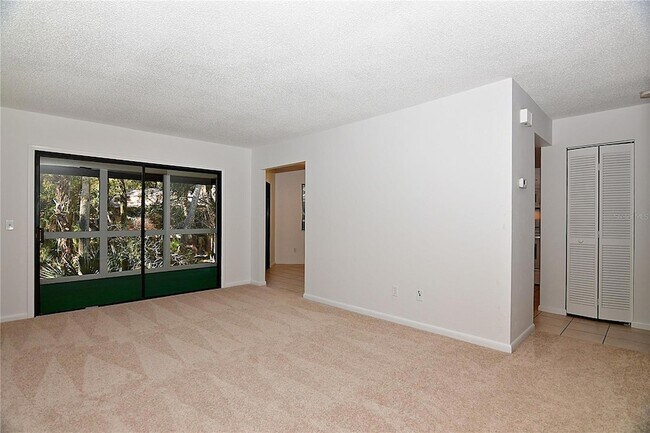 Building Photo - 36 Fairways Cir