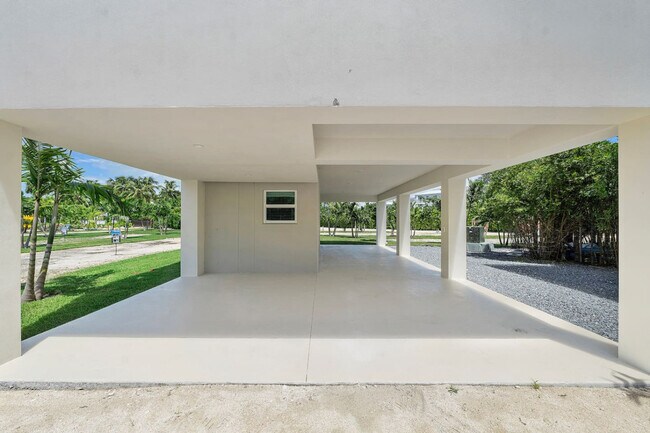 Building Photo - 99 Seaside Ave