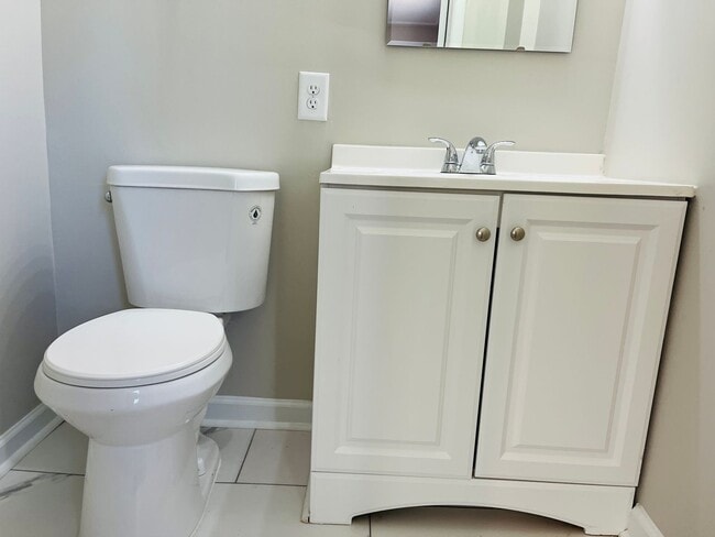 Building Photo - Wow! Renovated 3 bedroom home in Fairburn! Must See!